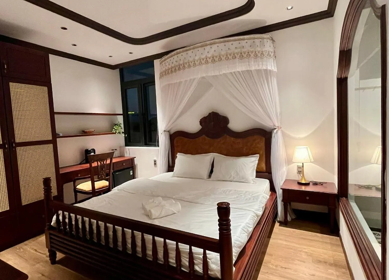 Becoming Thi Sach Hotel Da Nang 0*,  Vietnam